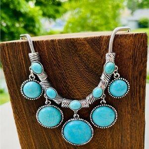 NWT Turquoise Beaded Necklace with Silver Accents Boho Western or Vintage.